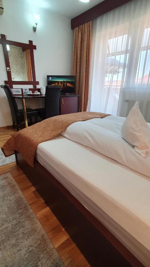 Pensiunea Select Arad Exteriér fotografie