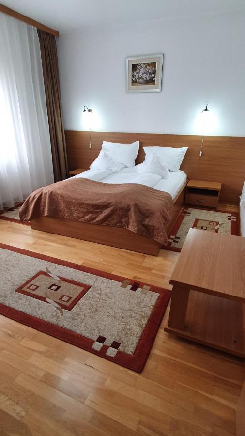 Pensiunea Select Arad Exteriér fotografie