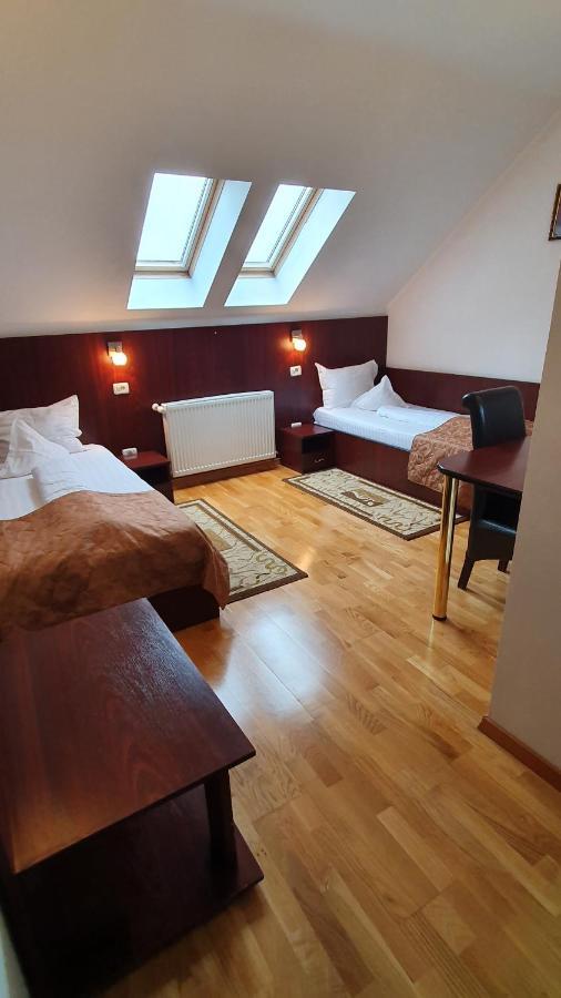 Pensiunea Select Arad Exteriér fotografie